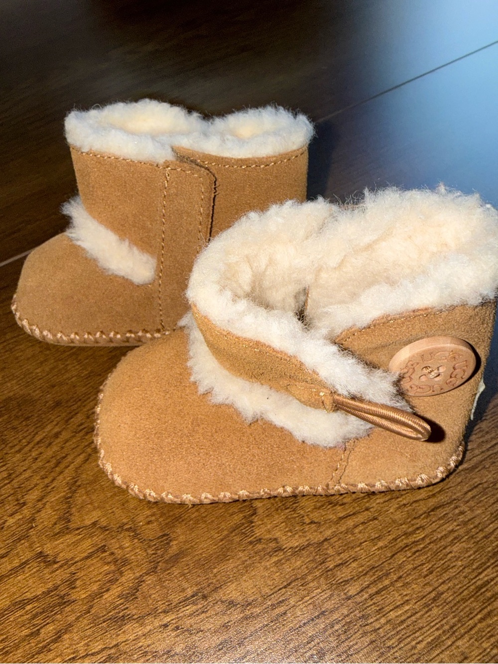 UGG Infant Chestnut Tan Shearling Moccasin Booties Booties Unisex Kids 0/1 - Picture 2 of 9